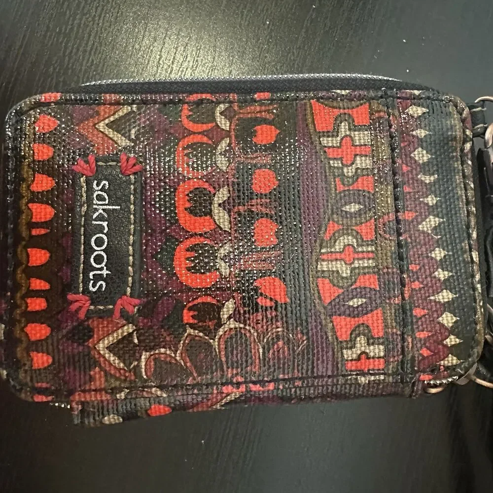 Sakroots Zipper‎ Wallet Smartphone Crossbody Purse Bag Red Black Pattern - LOOK